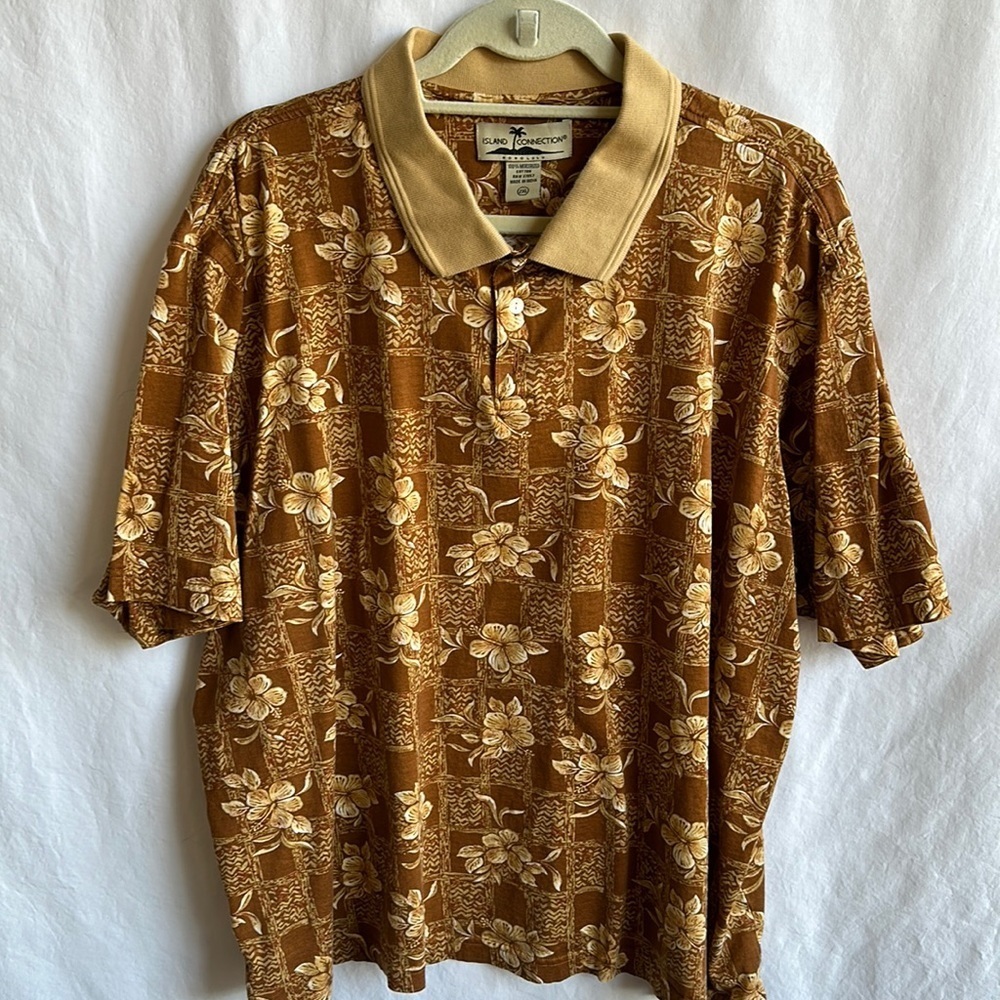 Island Connection rust, tan, and white Hawaiian print polo, size 2XL
